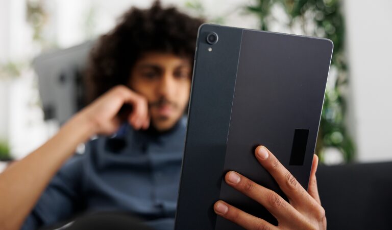 inner-image-What’s-Next-for-Mobile-Apps-A-Deep-Dive-into-Development-Trends-for-2026-Apps-for-Foldable-Devices